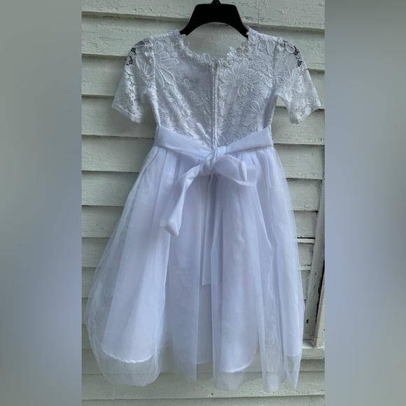 Girls’ White Lace Communion Dress - Picture 5 of 8